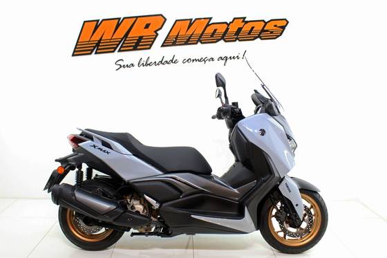YAMAHA XMAX 300 CONNECTED ABS 